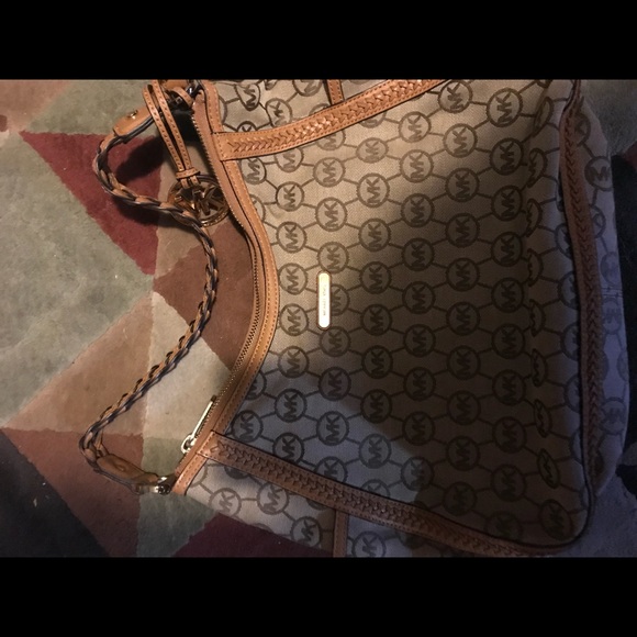 MK Bag - Picture 2 of 6